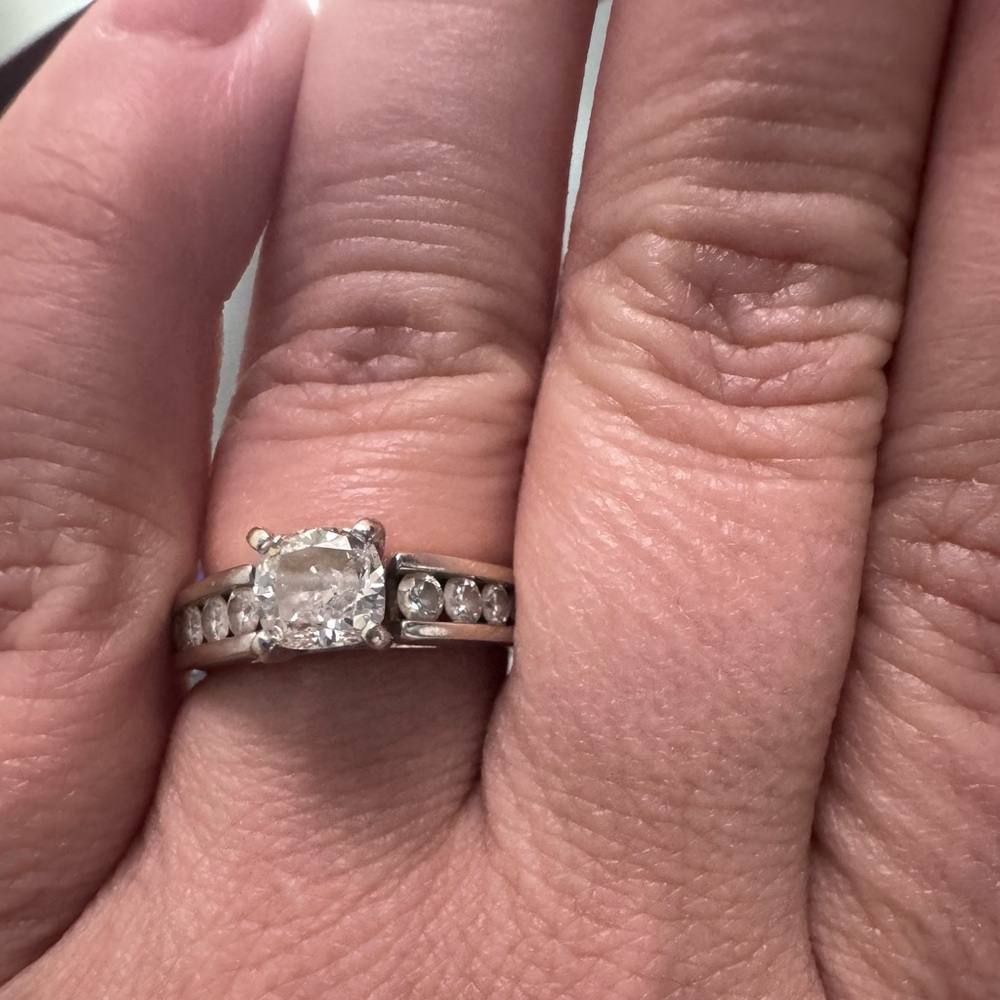 Engagement 1-1/4ct Princess Cut Round